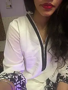 Snapshot of Divyaa69 chatting on January 16, 2026, 5:00 am Divyaa69 online show from January 16, 2026, 5:00 am