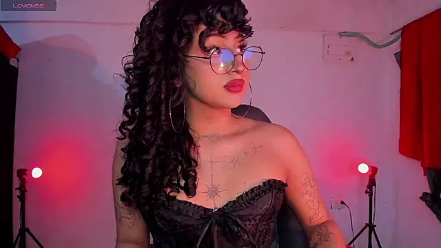 Snapshot of Heka_Prudence chatting on July 18, 2026, 4:32 am Heka Prudence online show from July 18, 2026, 4:32 am