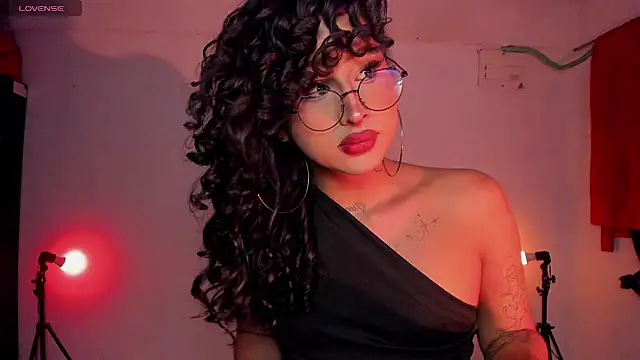 Snapshot of Heka_Prudence chatting on June 30, 2026, 3:28 am Heka Prudence online show from June 30, 2026, 3:28 am