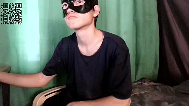 LovelyOwner com online show from November 6, 2025, 3:32 am