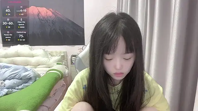 Mia-6688 online show from October 2, 2025, 4:43 pm