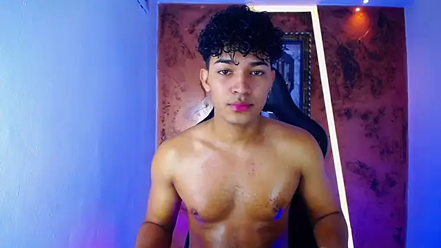 jamescurli  online show from March 3, 2025, 5:58 am