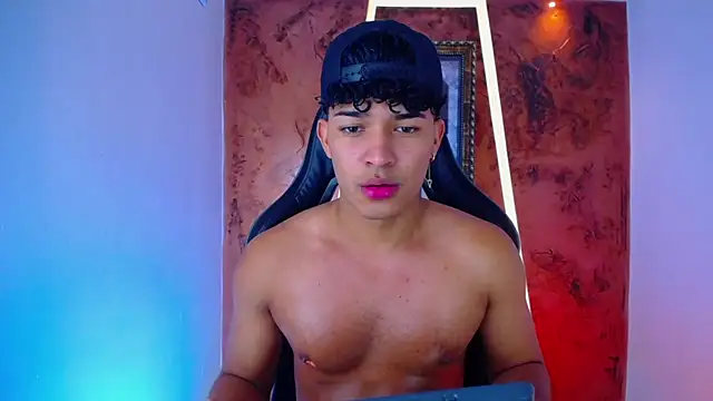 jamescurli  online show from February 25, 2025, 7:20 am