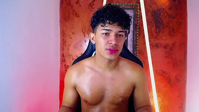 jamescurli  online show from March 2, 2025, 4:28 am