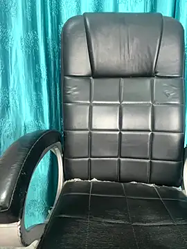 Snapshot of poision51 chatting on November 30, 2025, 10:27 am poision51 online show from November 30, 2025, 10:27 am