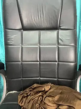 Snapshot of poision51 chatting on December 3, 2025, 6:14 am poision51 online show from December 3, 2025, 6:14 am