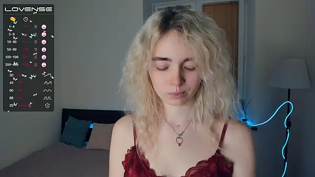 LinnBottrell online show from February 3, 2025, 11:26 pm