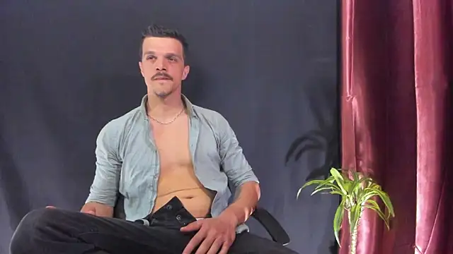 Snapshot of DonyBrown chatting on March 10, 2026, 7:01 am DonyBrown online show from March 10, 2026, 7:01 am