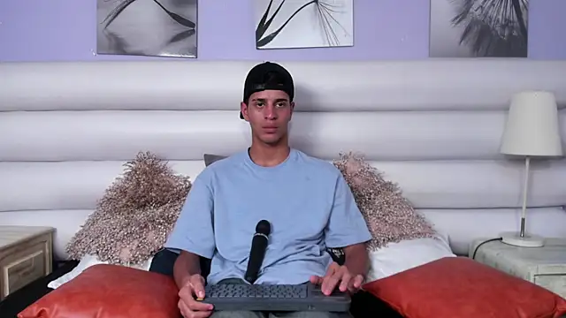 Tyler Rodriguez online show from March 3, 2025, 7:49 pm