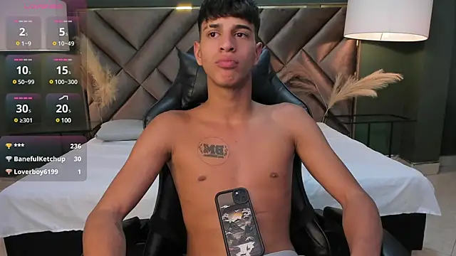 Tyler Rodriguez online show from March 12, 2025, 4:51 am