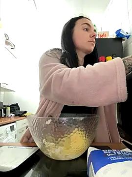 yorkshiregal online show from October 28, 2025, 5:12 pm