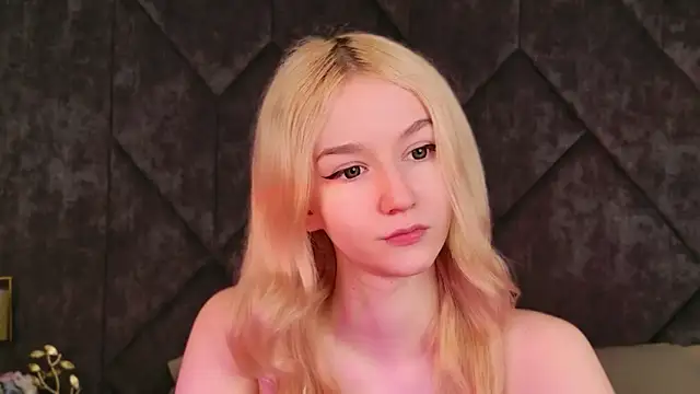 NaomiLoys online show from March 16, 2026, 11:03 am