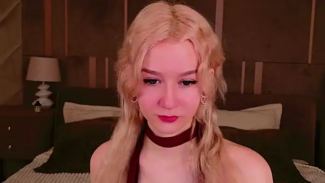 NaomiLoys online show from March 21, 2025, 9:01 pm