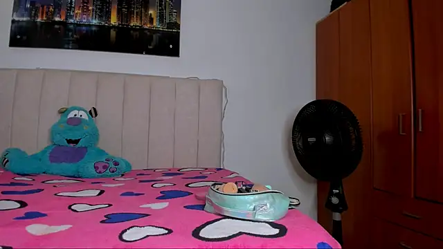 abigail smith18 online show from January 16, 2026, 7:29 pm