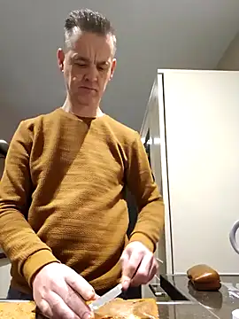 Snapshot of Hectorthyssen1 chatting on February 5, 2025, 5:41 am Hectorthyssen1 online show from February 5, 2025, 5:41 am