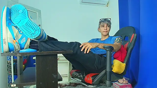 Snapshot of Zacktk7 chatting on March 6, 2025, 9:09 pm Zacktk7 online show from March 6, 2025, 9:09 pm