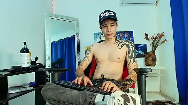 Snapshot of Zacktk7 chatting on March 21, 2025, 11:34 pm Zacktk7 online show from March 21, 2025, 11:34 pm