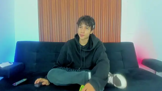 Snapshot of Zacktk7 chatting on February 17, 2025, 9:10 pm Zacktk7 online show from February 17, 2025, 9:10 pm