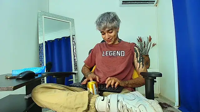 Snapshot of Zacktk7 chatting on February 27, 2025, 8:09 pm Zacktk7 online show from February 27, 2025, 8:09 pm