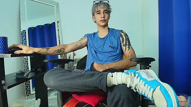 Snapshot of Zacktk7 chatting on March 6, 2025, 6:05 pm Zacktk7 online show from March 6, 2025, 6:05 pm