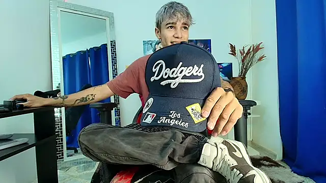 Snapshot of Zacktk7 chatting on March 21, 2025, 8:29 pm Zacktk7 online show from March 21, 2025, 8:29 pm