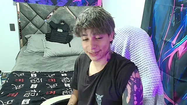 Snapshot of Zacktk7 chatting on April 10, 2026, 7:21 pm Zacktk7 online show from April 10, 2026, 7:21 pm