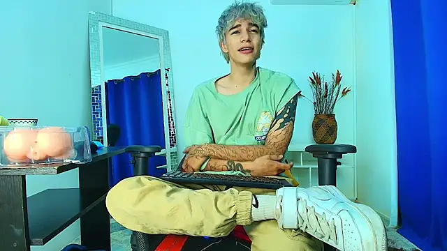 Snapshot of Zacktk7 chatting on February 28, 2025, 8:07 pm Zacktk7 online show from February 28, 2025, 8:07 pm