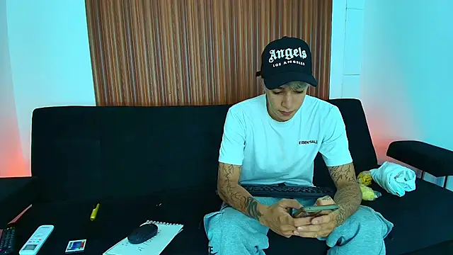 Snapshot of Zacktk7 chatting on February 25, 2025, 8:00 pm Zacktk7 online show from February 25, 2025, 8:00 pm