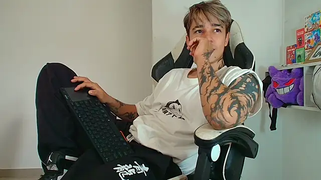 Snapshot of Zacktk7 chatting on February 3, 2026, 8:25 pm Zacktk7 online show from February 3, 2026, 8:25 pm