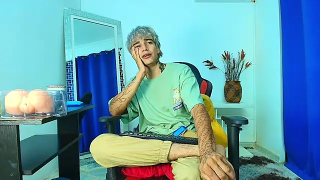 Snapshot of Zacktk7 chatting on February 28, 2025, 11:12 pm Zacktk7 online show from February 28, 2025, 11:12 pm