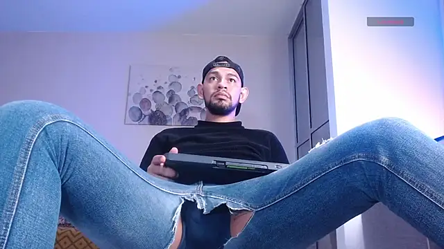 Snapshot of Bedobigcock chatting on November 4, 2025, 12:14 am Bedobigcock online show from November 4, 2025, 12:14 am