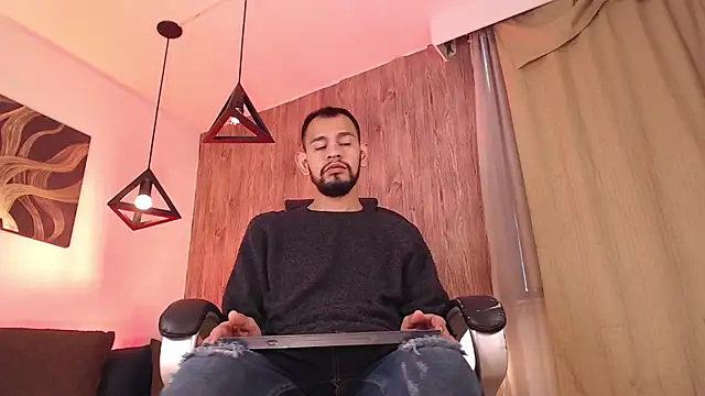 Snapshot of Bedobigcock chatting on January 28, 2025, 5:03 pm Bedobigcock online show from January 28, 2025, 5:03 pm