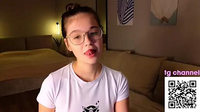 Snapshot of Leela_sun chatting on December 4, 2025, 3:22 pm Leela sun online show from December 4, 2025, 3:22 pm