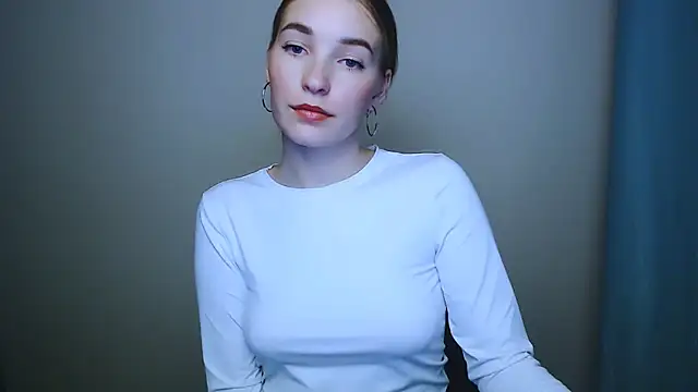 Snapshot of Queen_ofLove chatting on November 27, 2025, 7:58 pm Queen ofLove online show from November 27, 2025, 7:58 pm