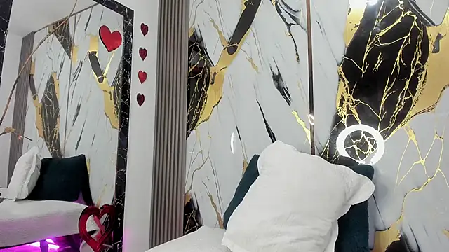 sophiee evanss  online show from March 10, 2025, 9:45 am