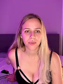 Snapshot of lunawolf21 chatting on October 24, 2025, 7:18 am lunawolf21 online show from October 24, 2025, 7:18 am