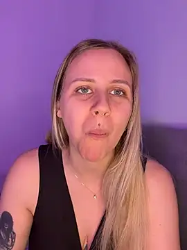 lunawolf21 online show from March 23, 2026, 7:30 am