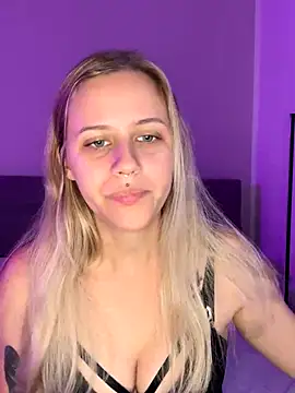 Snapshot of lunawolf21 chatting on October 20, 2025, 6:48 am lunawolf21 online show from October 20, 2025, 6:48 am