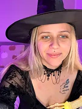 Snapshot of lunawolf21 chatting on October 28, 2025, 7:29 am lunawolf21 online show from October 28, 2025, 7:29 am