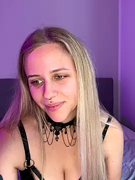 Snapshot of lunawolf21 chatting on October 15, 2025, 7:27 am lunawolf21 online show from October 15, 2025, 7:27 am