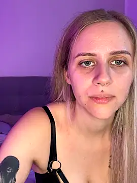 Snapshot of lunawolf21 chatting on November 12, 2025, 7:45 am lunawolf21 online show from November 12, 2025, 7:45 am