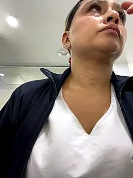 Keittly  online show from November 4, 2025, 5:39 pm