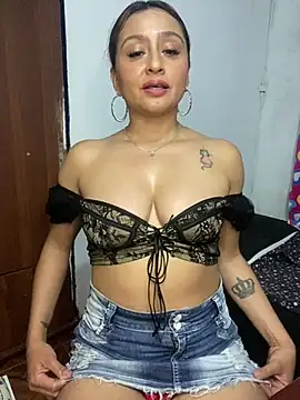 Snapshot of Keittly_ chatting on February 18, 2025, 12:49 pm Keittly online show from February 18, 2025, 12:49 pm