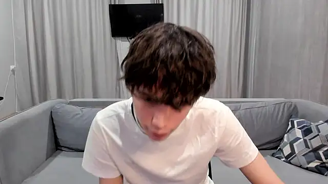 Im Shine Guy online show from December 4, 2024, 7:06 pm