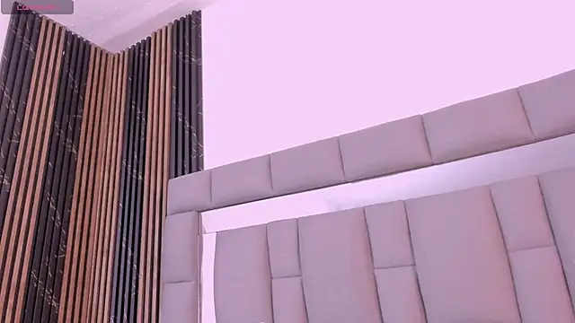 vivianne scott online show from October 15, 2025, 12:35 pm