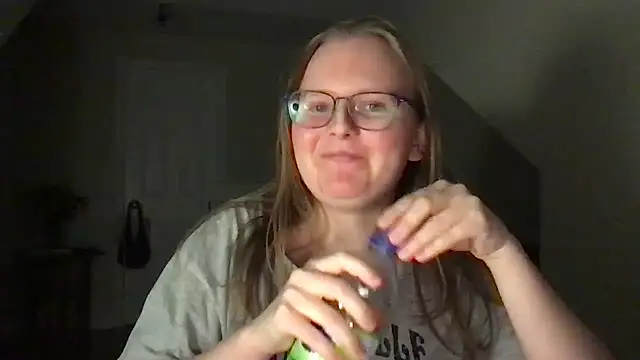 Snapshot of lexie_lilacs chatting on January 18, 2025, 4:15 am lexie lilacs online show from January 18, 2025, 4:15 am