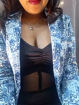 deslisexpriya online show from January 7, 2026, 2:27 am