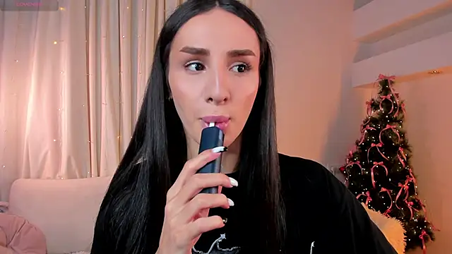 Kim Oberlin  online show from December 22, 2025, 4:18 pm