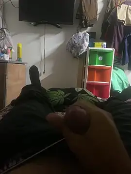 Snapshot of AntuanV chatting on October 3, 2025, 3:35 pm AntuanV online show from October 3, 2025, 3:35 pm