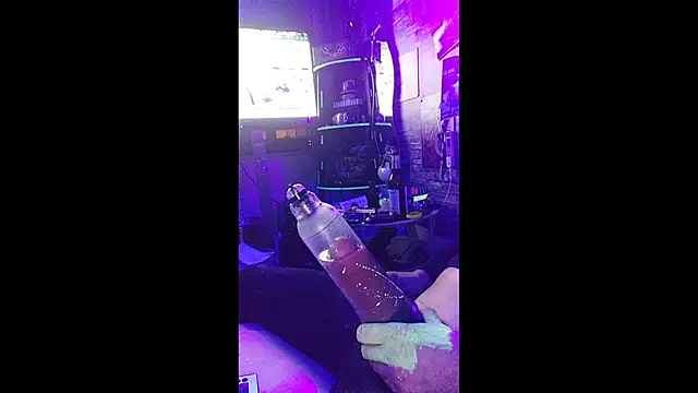 Snapshot of Gilgamesch1704 chatting on November 30, 2025, 7:47 pm Gilgamesch1704 online show from November 30, 2025, 7:47 pm